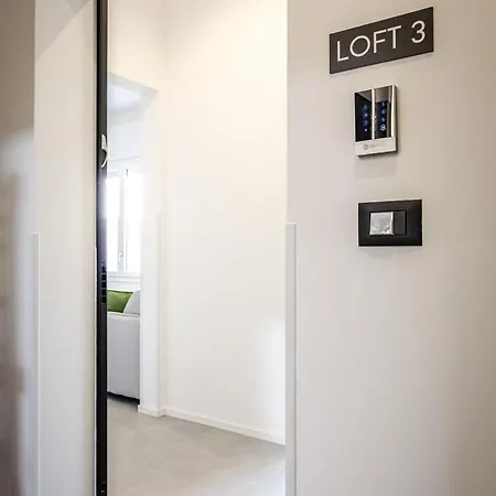 Emilia Loft *